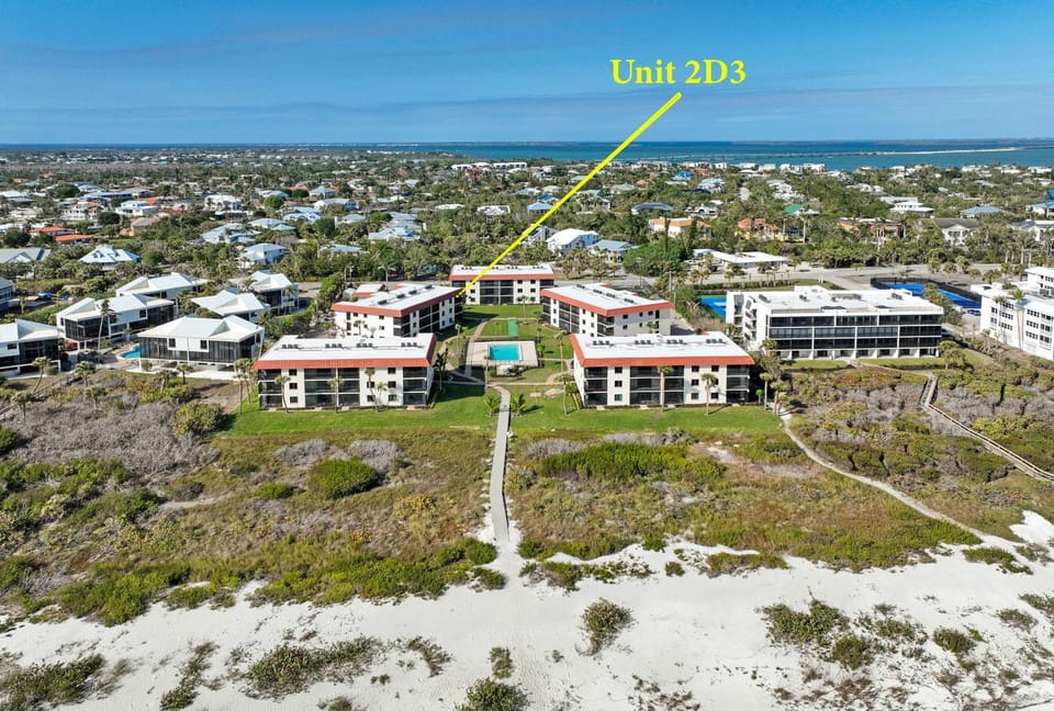Property building, Neighbourhood, Bird's eye view, Beach
