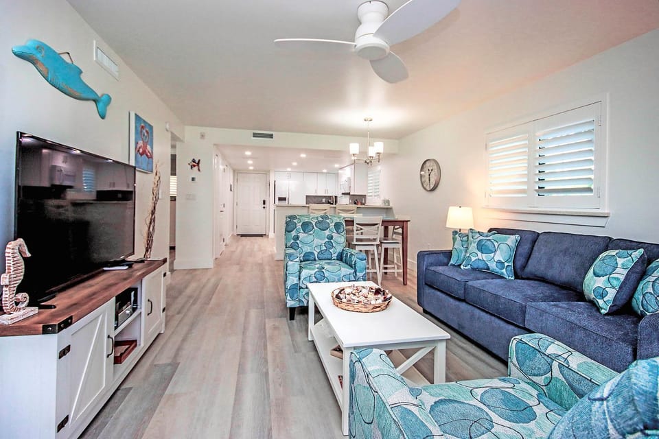 Beautiful Beachfront Condo Steps From The Beach On Sanibel Island 2D1 Apartment in Sanibel Island