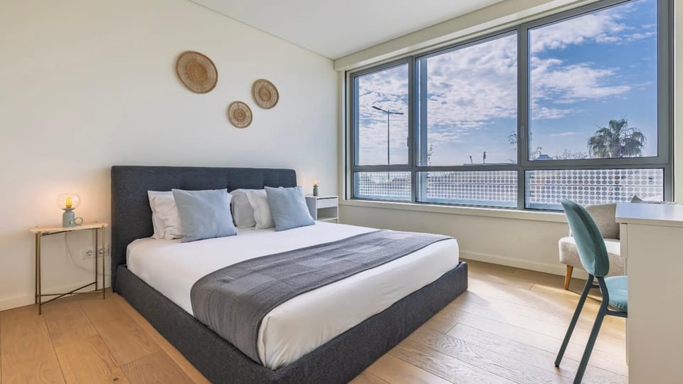 Bed, View (from property/room), Photo of the whole room, Bedroom
