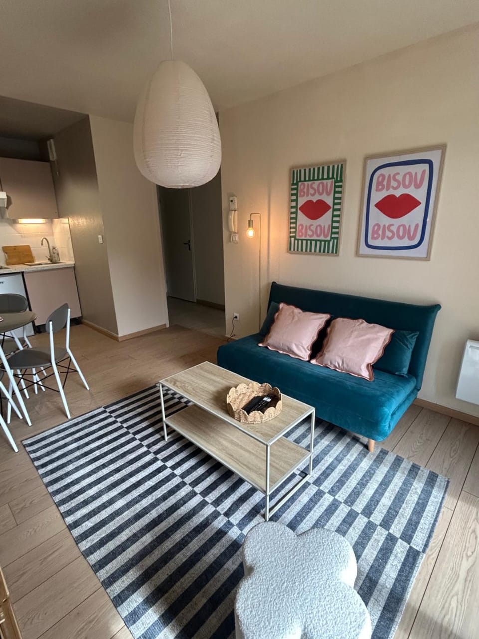Appartement avec bacon et piscine Apartment in Nouvelle-Aquitaine