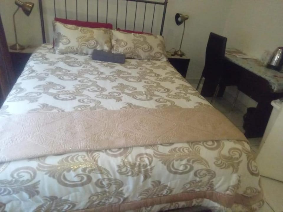 Simekhona Guest House Bed and Breakfast in South Africa