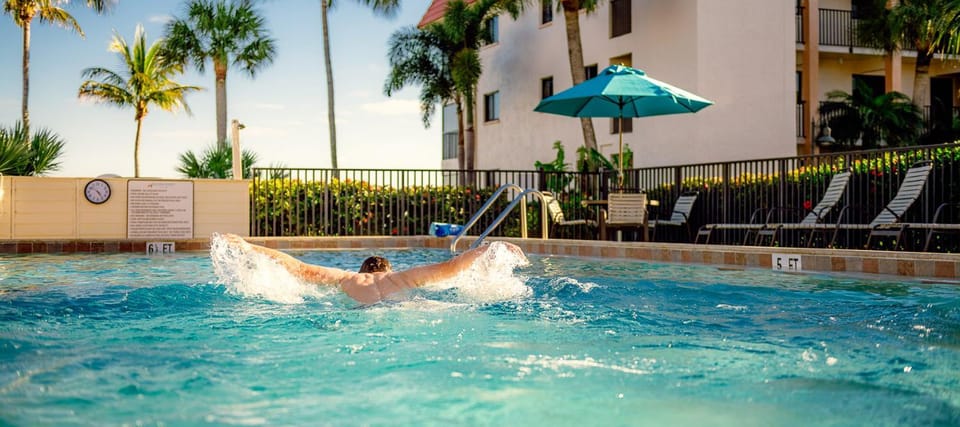 A charming 2Br beachfront condo on Sanibel Island ocean views 3C1 Apartment in Sanibel Island