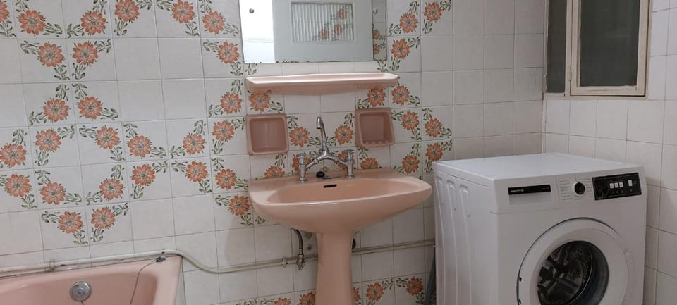 Vintage Apartment Athens Center 6BD-2BATH Apartment in Athens