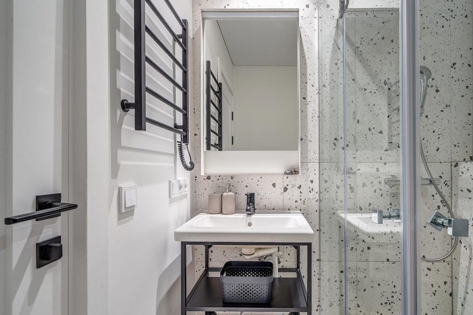 Shower, Bathroom, Bath, towels