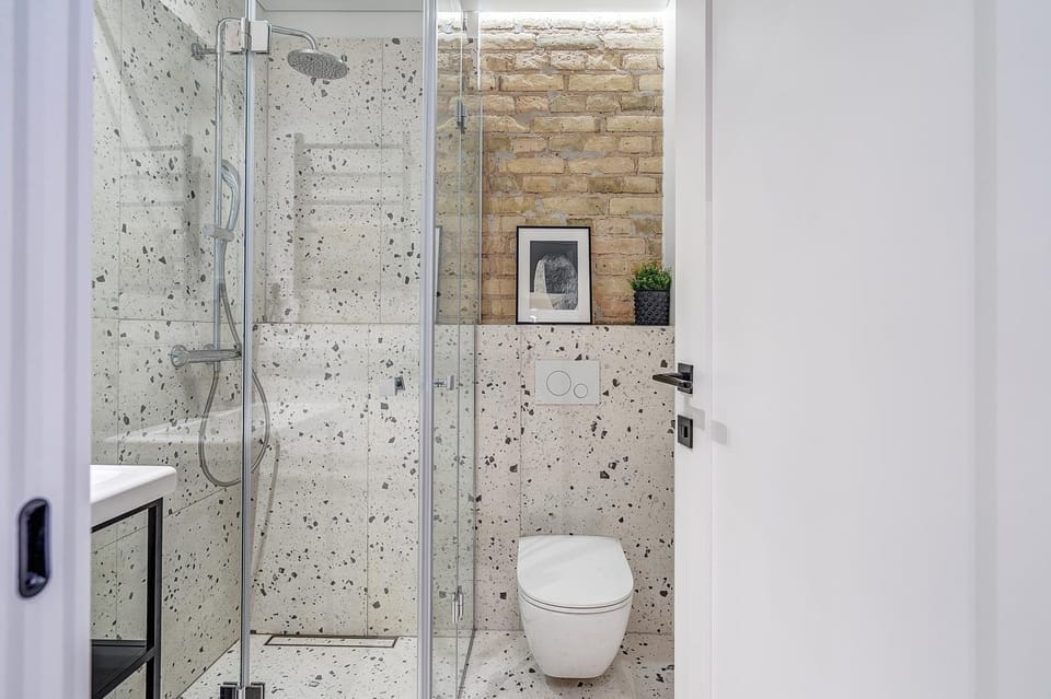 Shower, Toilet, Bathroom