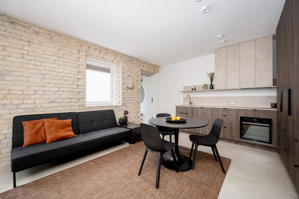 Kitchen or kitchenette, Living room, Seating area, Dining area, stove