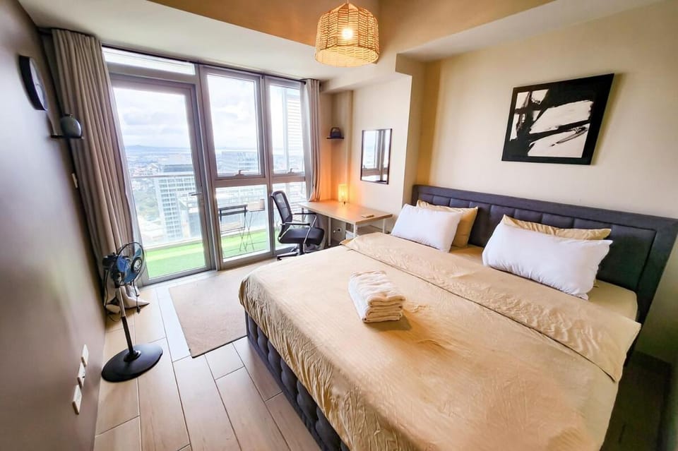 Travellers Haven 3br BGC, Bathtub, XBOX, 200mbps Apartment in Makati
