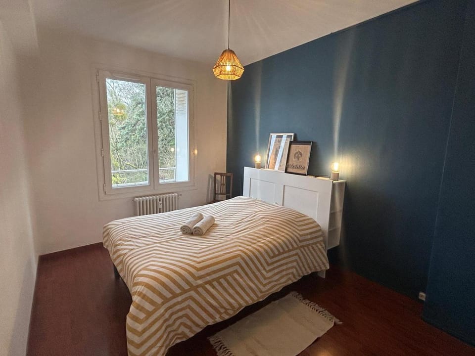 Le Coteau city center near train station Apartment in Poitiers