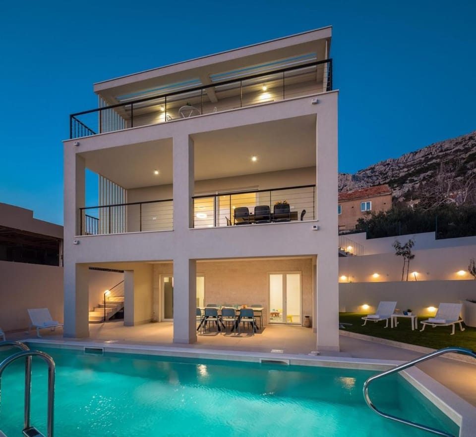 Villa Maris & Ivana Brela 2x28m2 heated pool gym Villa in Brela