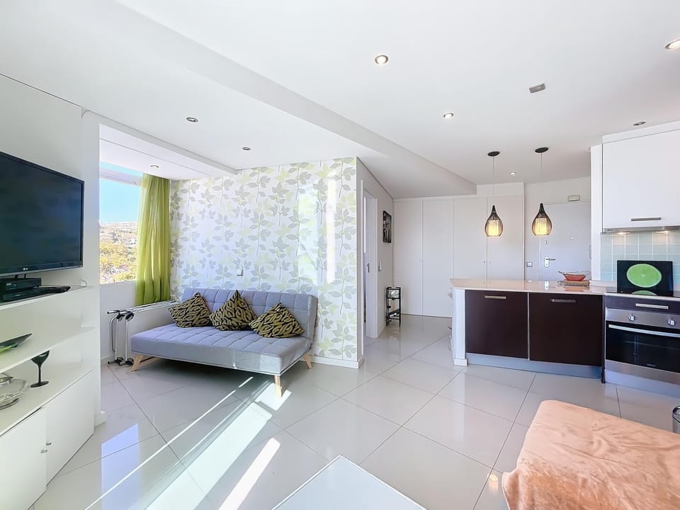 Paradise Near Old Town Apartment in Guia
