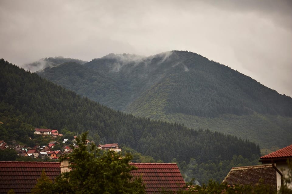 Nearby landmark, Day, Natural landscape, Mountain view