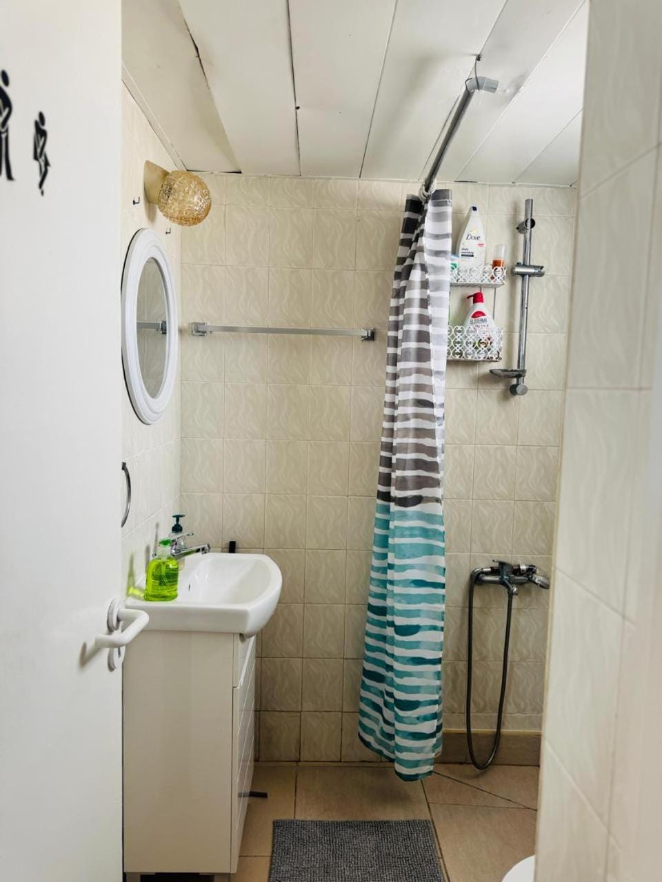 Shower, Bathroom, towels