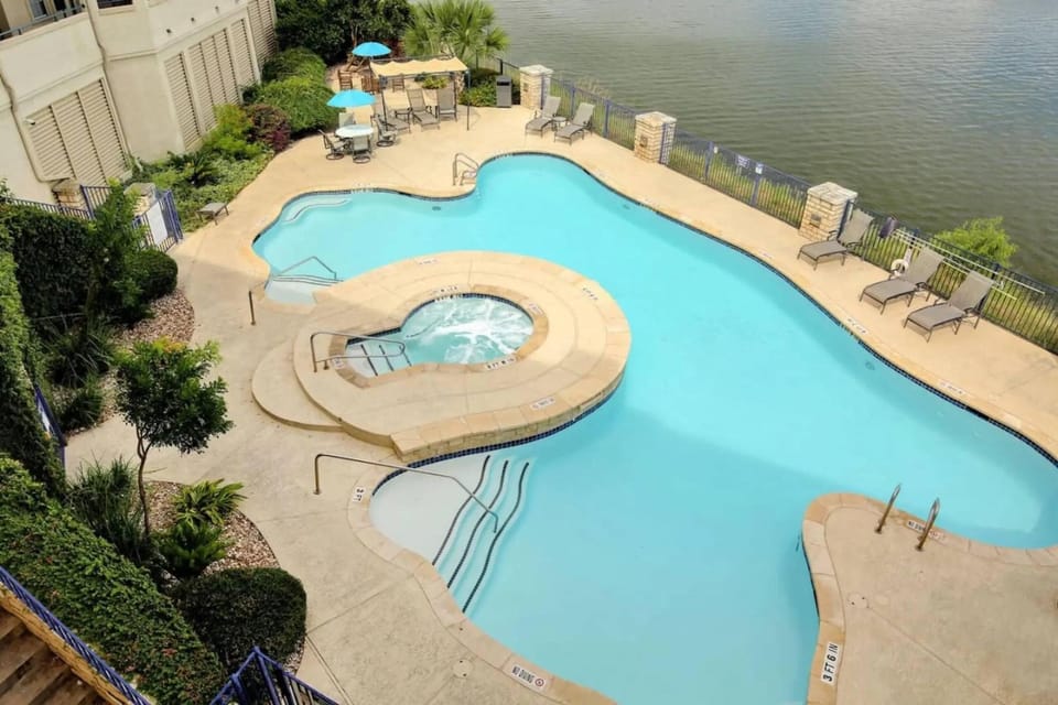 Island Breeze House in Lago Vista