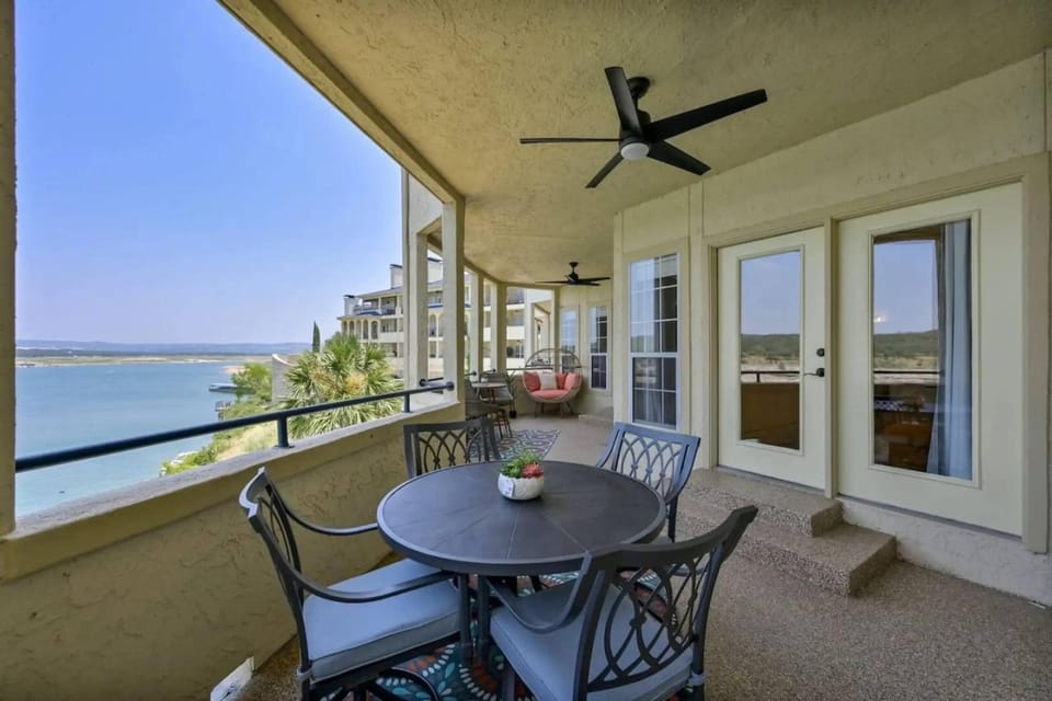 Island Breeze House in Lago Vista