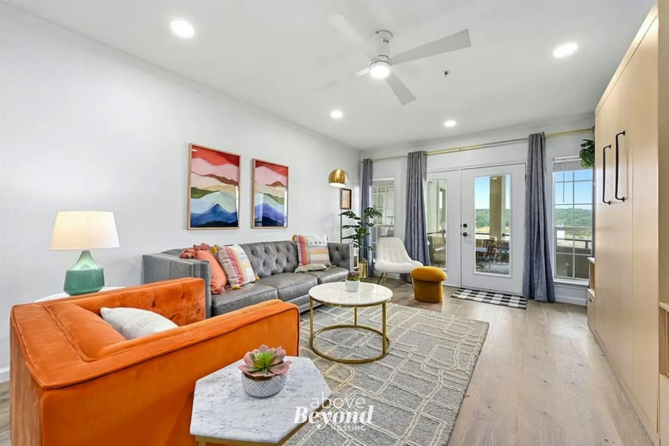 Pets Stay Free, Breezy, Stylish Island Elegance Apartment in Lago Vista
