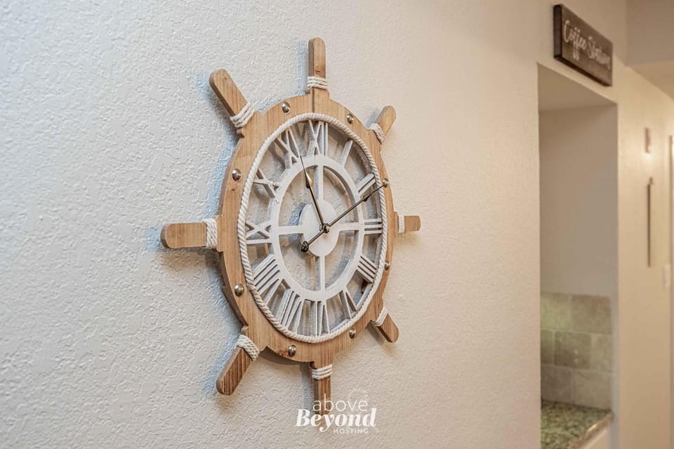 Meet Me at the Lake - Gated Staycation Hideaway Apartment in Lago Vista