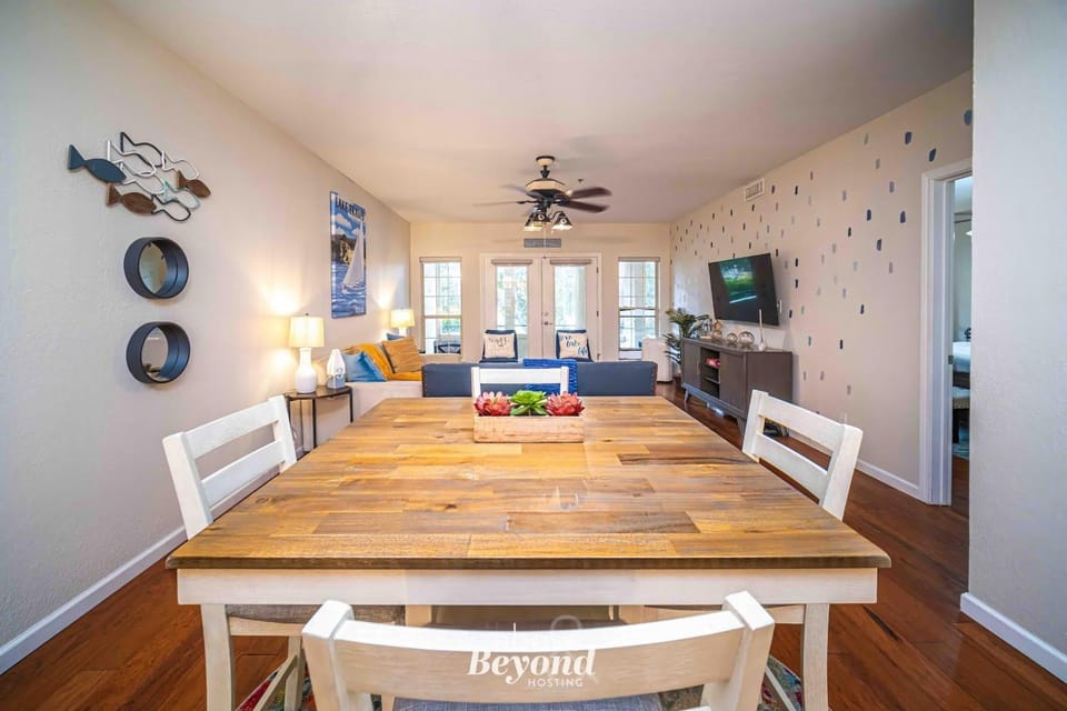 Meet Me At The Lake House in Lago Vista