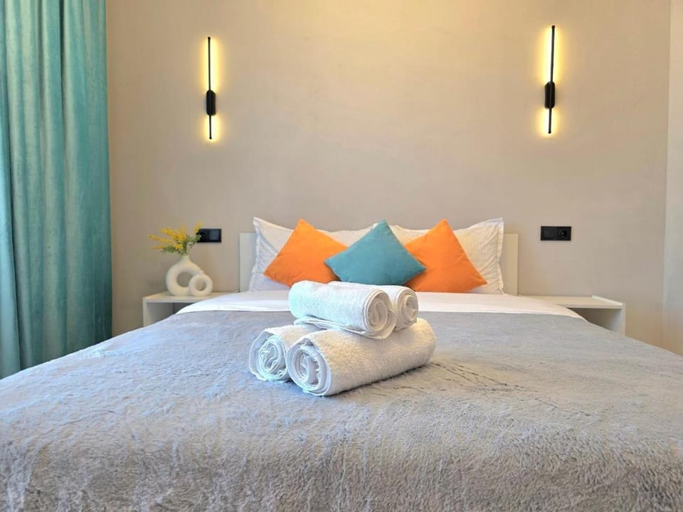 Orange Apartment in Almaty