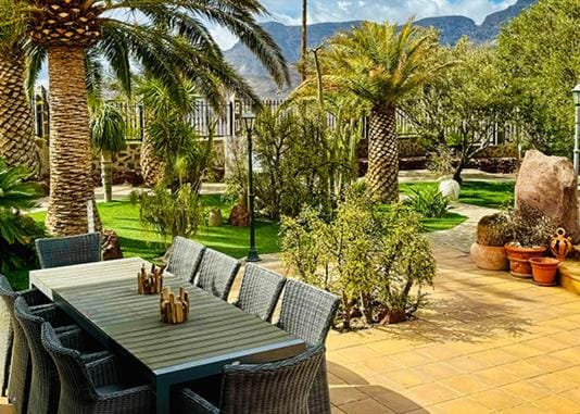 Day, Garden, Dining area, Garden view