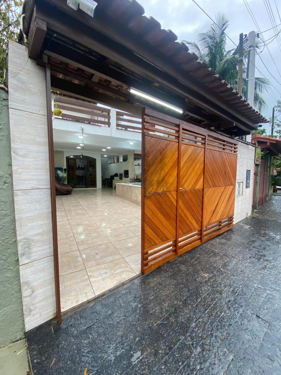 Facade/entrance