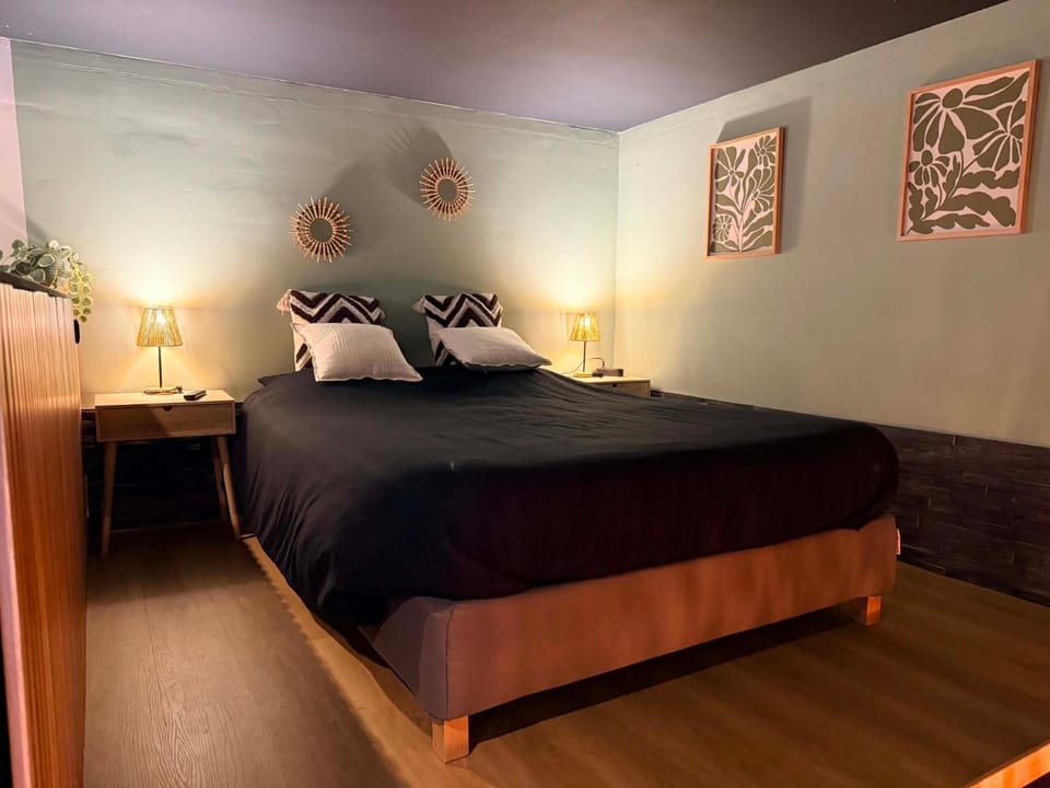 Au bât Tournai chambre zen Bed and Breakfast in Hauts-de-France