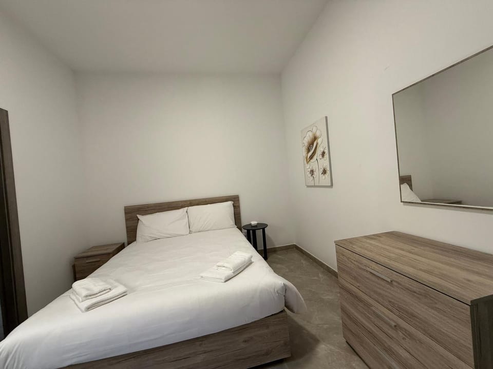 New Apartment! Walking distance to the three cities by SF Homes Apartment in Malta
