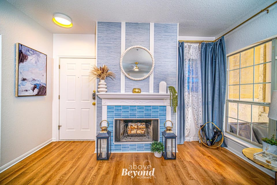 Memorable Spring Lakeview on a beautiful Island Apartment in Lago Vista