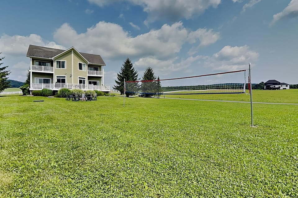 Dacha Verde House in Deep Creek Lake