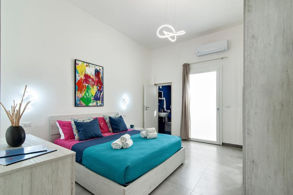 Bed, Photo of the whole room, Bedroom, air conditioner