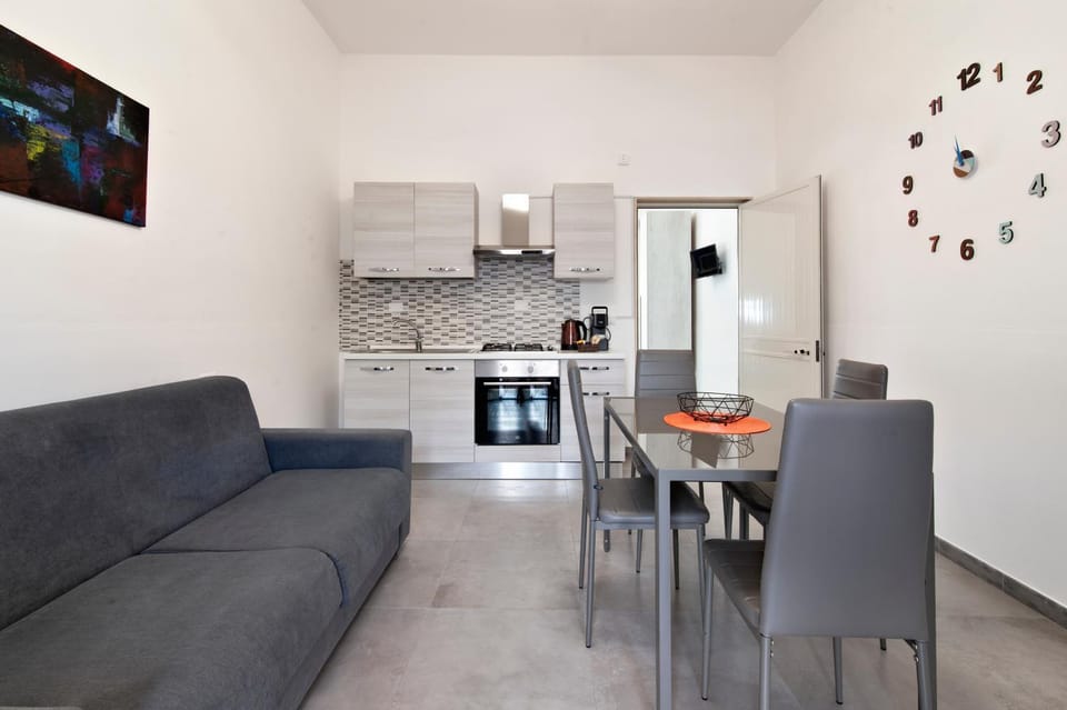 Kitchen or kitchenette, Living room, Dining area, pet friendly, stove