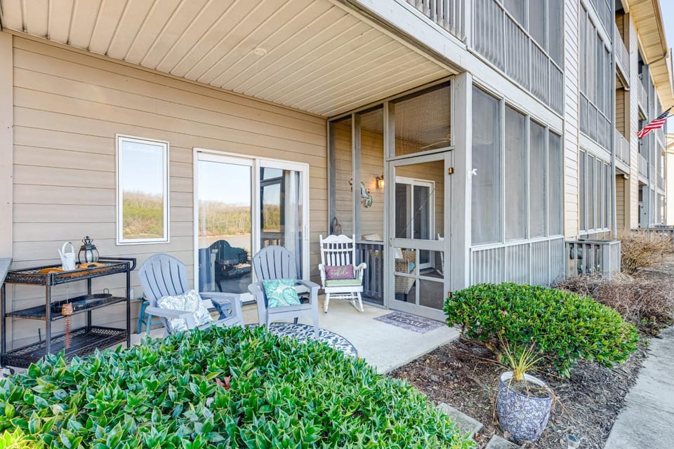 'Better Lake Than Never' Huddleston Condo House in Smith Mountain Lake