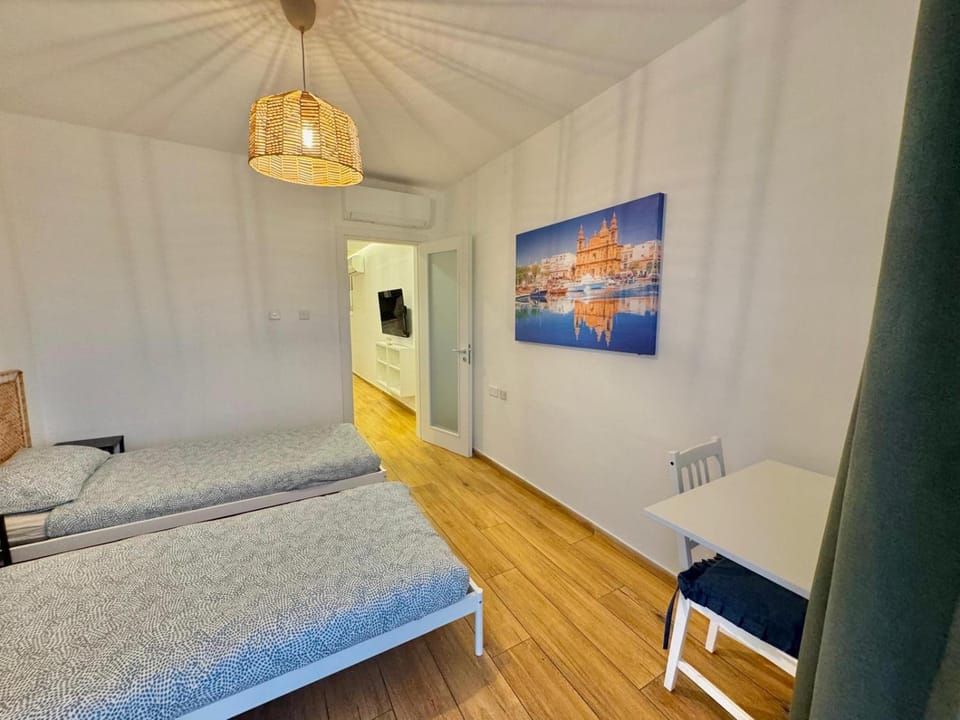 Seaview Escape - Families, Couples & Digital Nomads Apartment in Malta