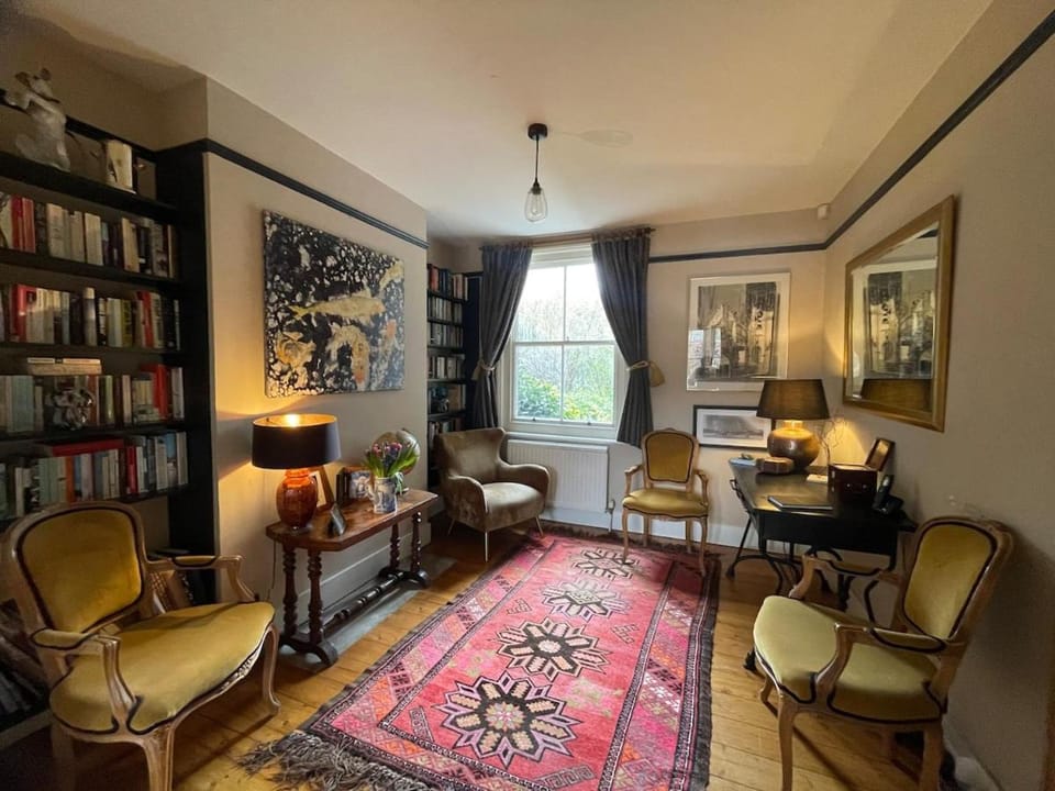 Large Townhouse in Lewes, National Park House in Lewes District