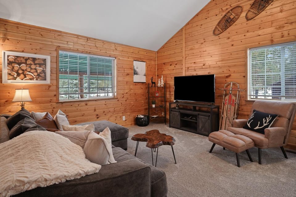 Basecamp House in Oregon