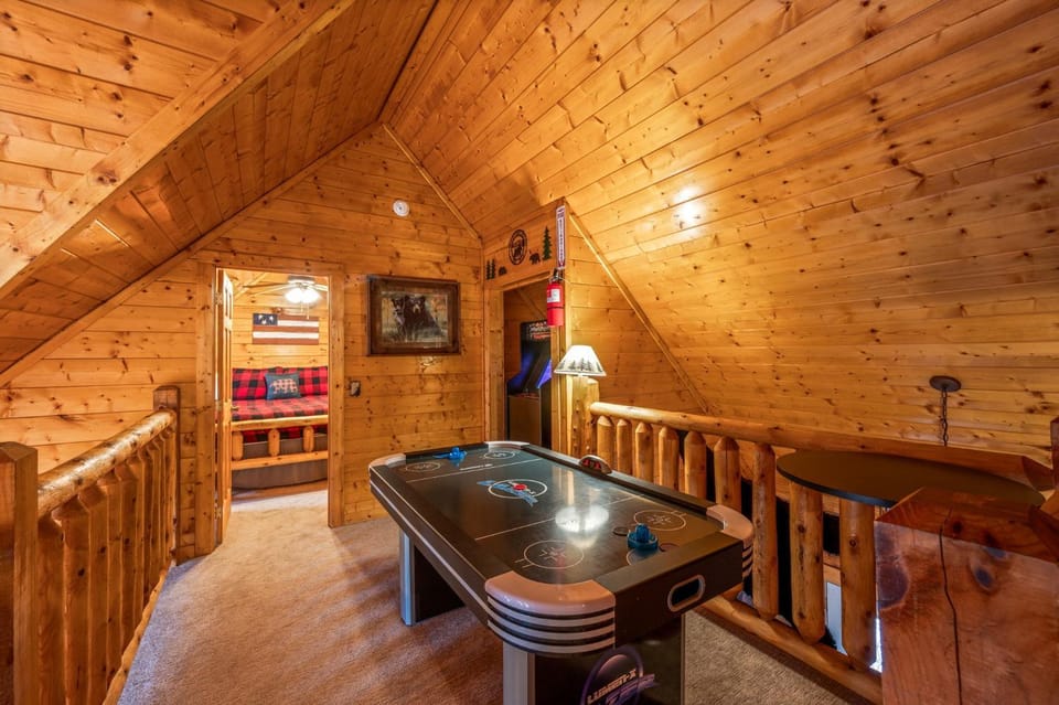 Pigeon Forge Cabin, Pet-friendly, Prime Location Cabin in Pigeon Forge