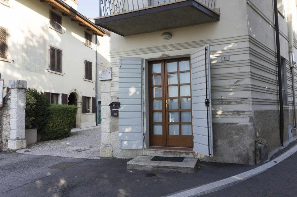 Day, Neighbourhood, Street view