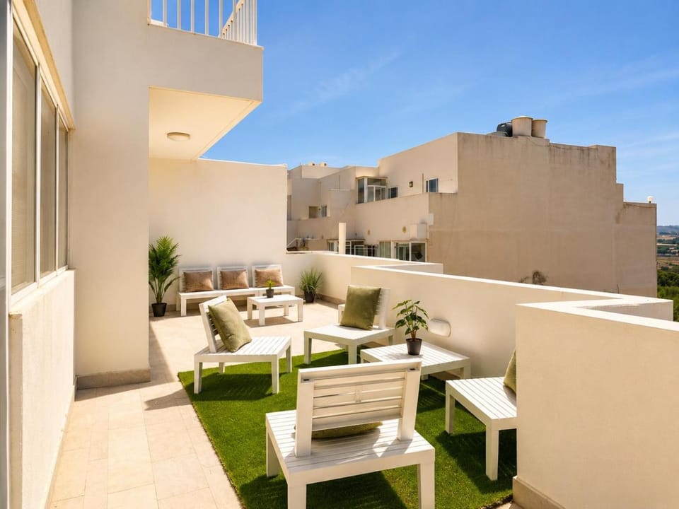 Stylish Brand New 3BR Apartaments - 10 min walk from Buggibba Square Apartment in Saint Paul's Bay