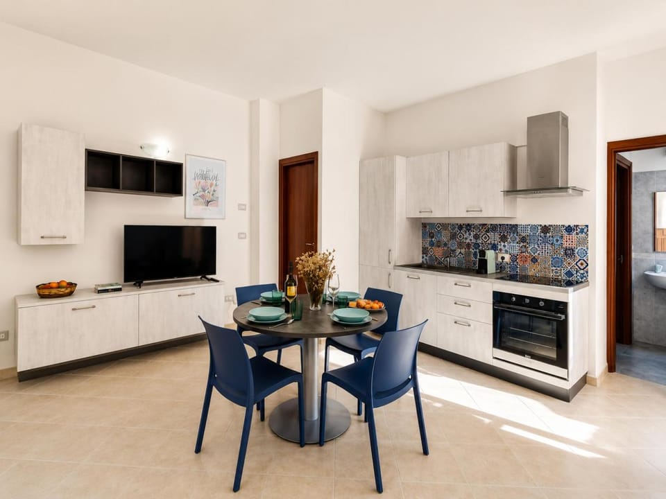 Kitchen or kitchenette, Living room, Dining area