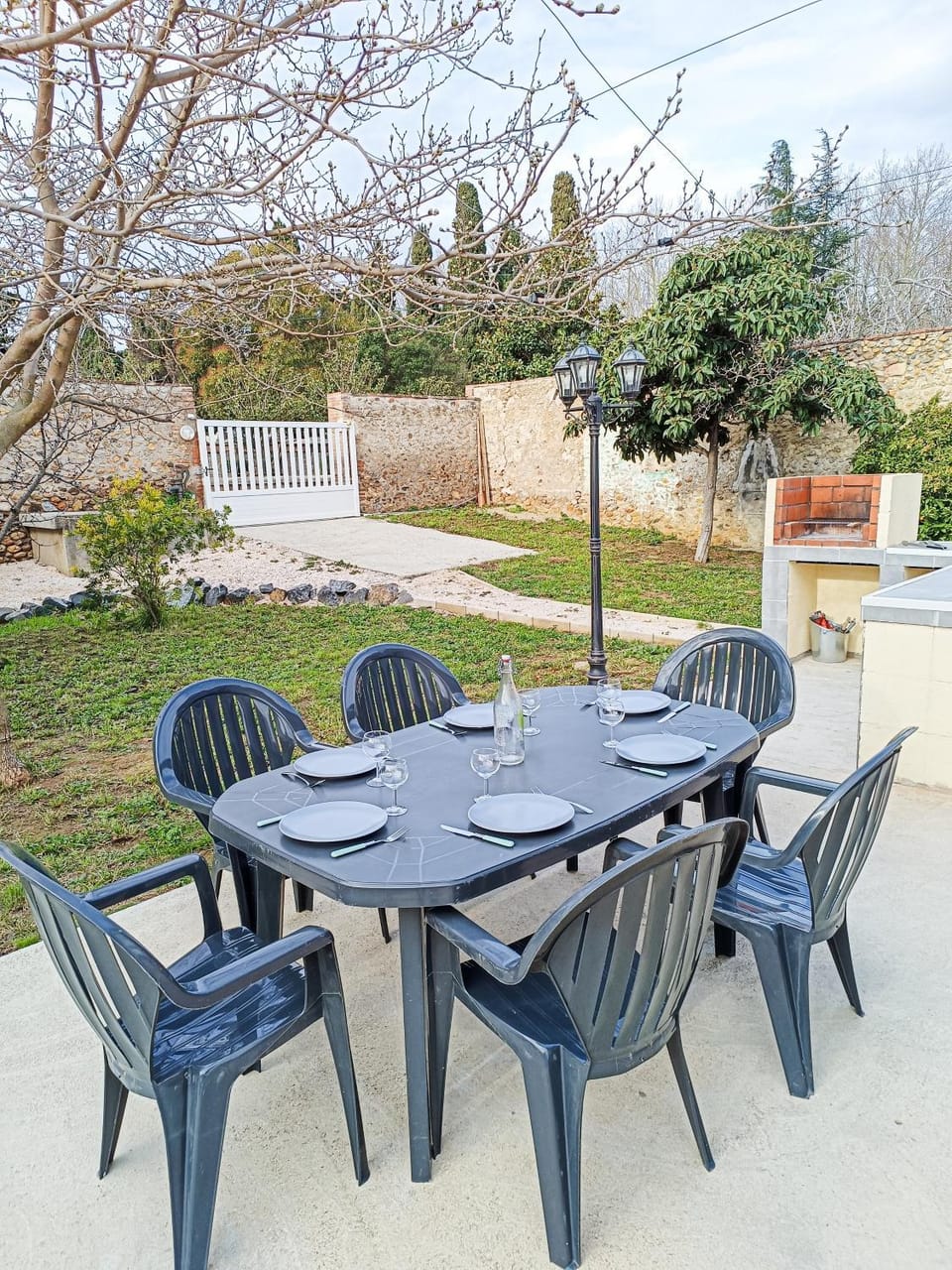 Patio, Spring, Day, Garden, Dining area, Garden view