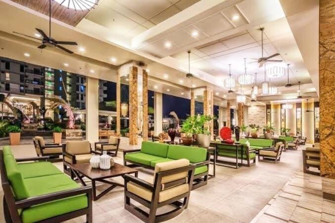 Flair Towers Urban Resort Staycations Apartment in Mandaluyong