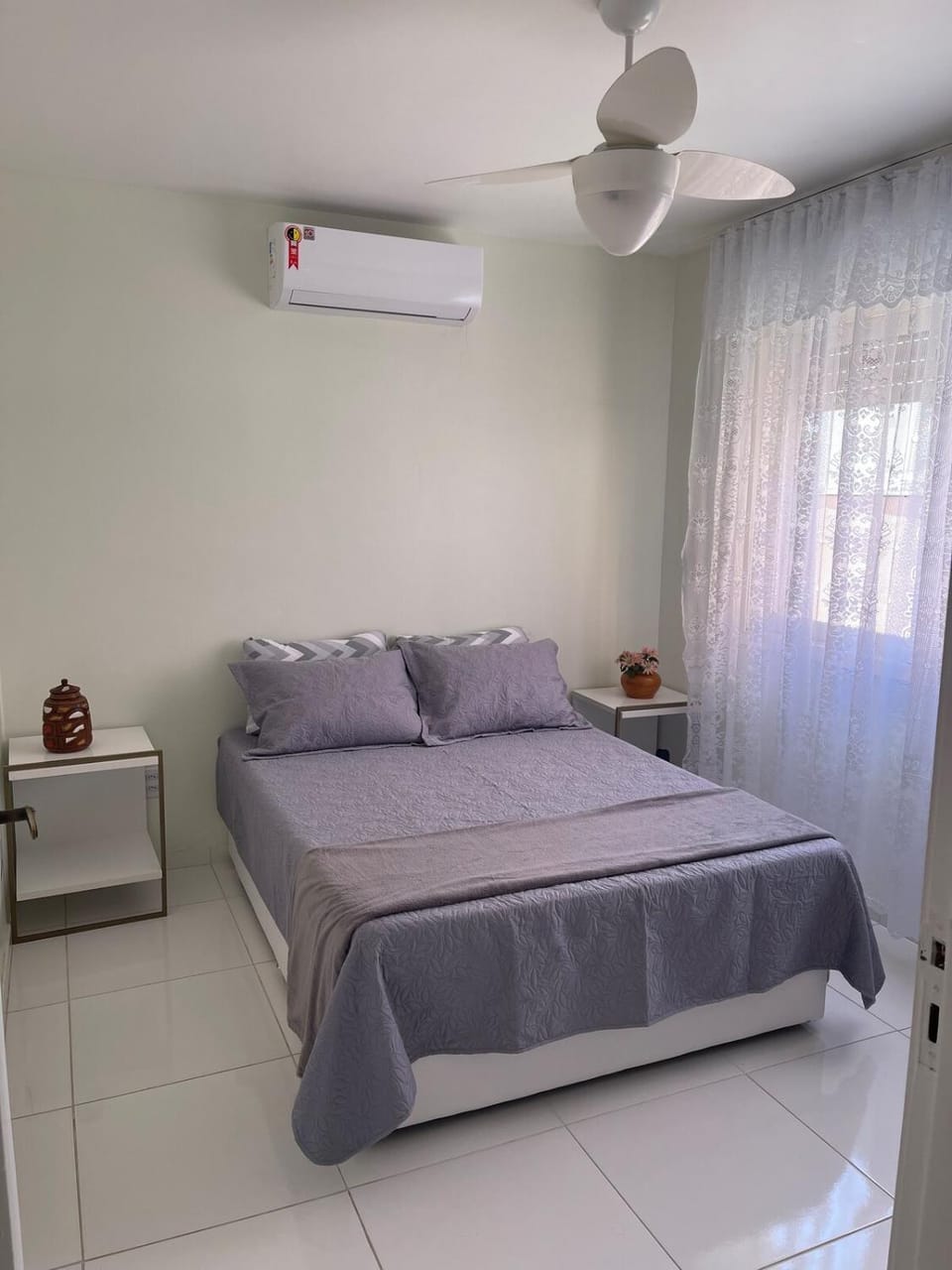 Bed, Photo of the whole room, Bedroom, air conditioner
