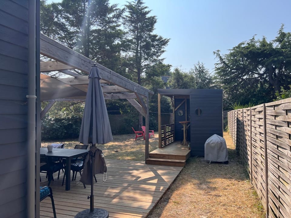Garden, Dining area