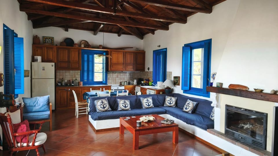 Stamos house House in Islands