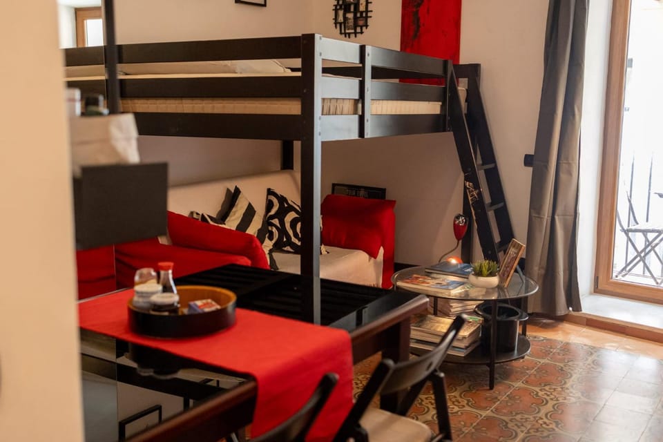 Bed, Living room, Photo of the whole room, Seating area, bunk bed