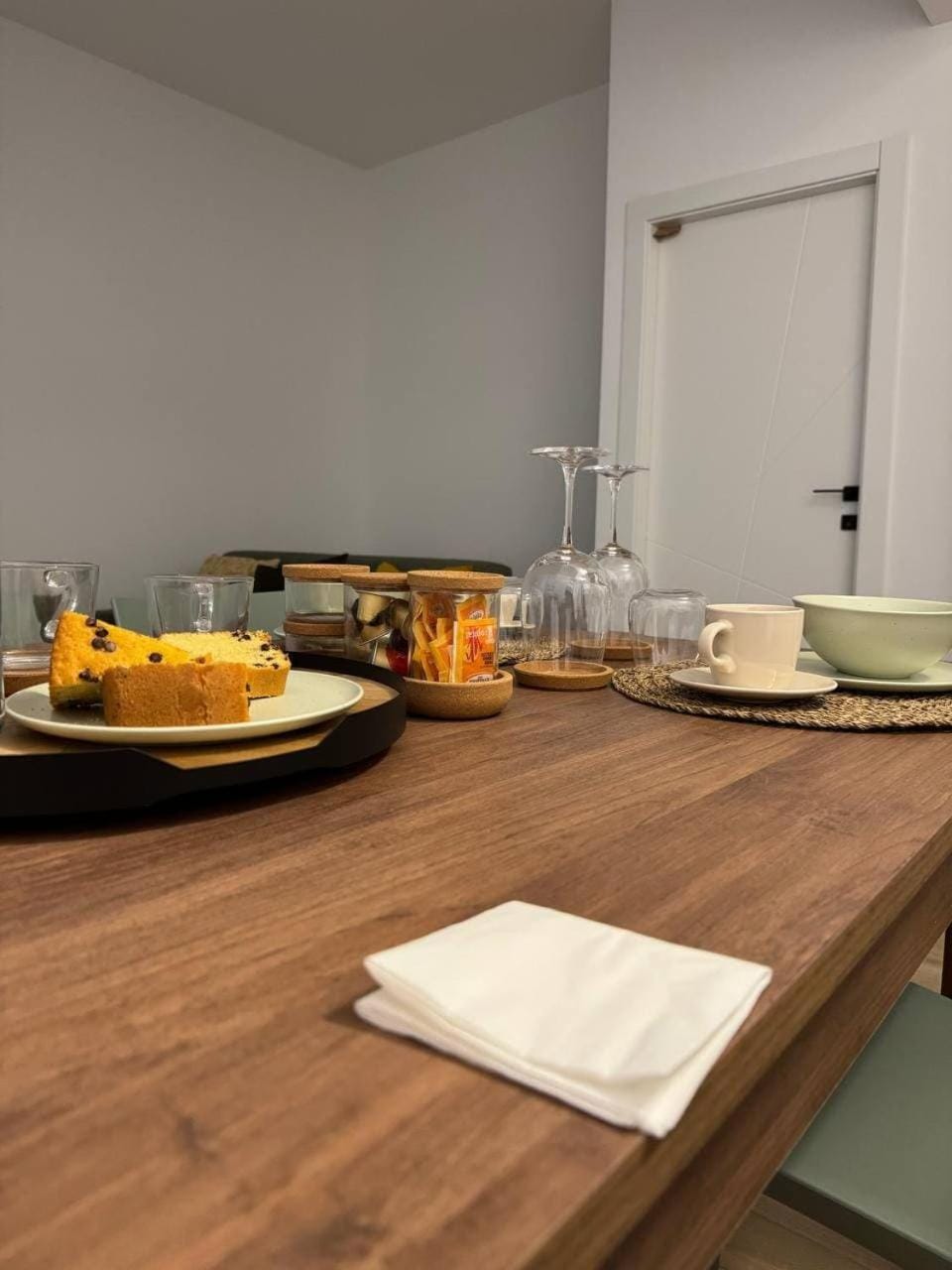 Kitchen or kitchenette, Food and drinks, Food, Breakfast, Continental breakfast, Drinks