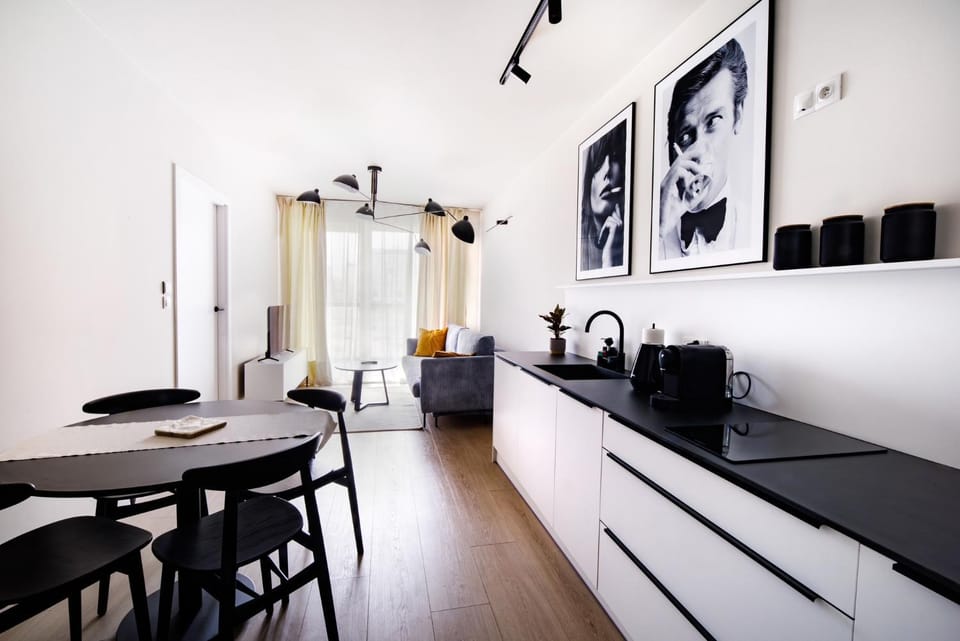 Kitchen or kitchenette, Living room, Seating area