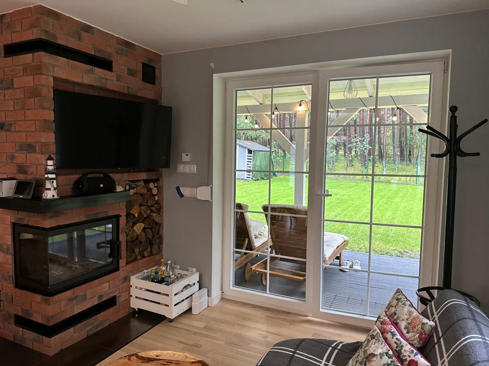 TV and multimedia, Seating area, Garden view