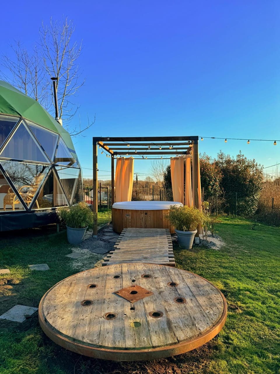 Hot Tub, Garden view