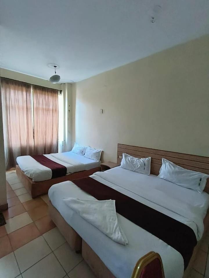 Bed, towels