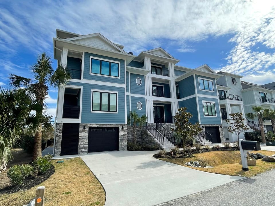 8 Sea Front, Oceanfront Estate, Pool, Game Room, Elevator House in Hilton Head Island